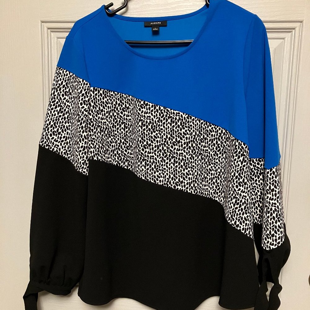 WOMEN'S ALFANI BRAND SIZE L POLY SPANDEX TOP WITH LONG SLEEVES ENDING IN TIES